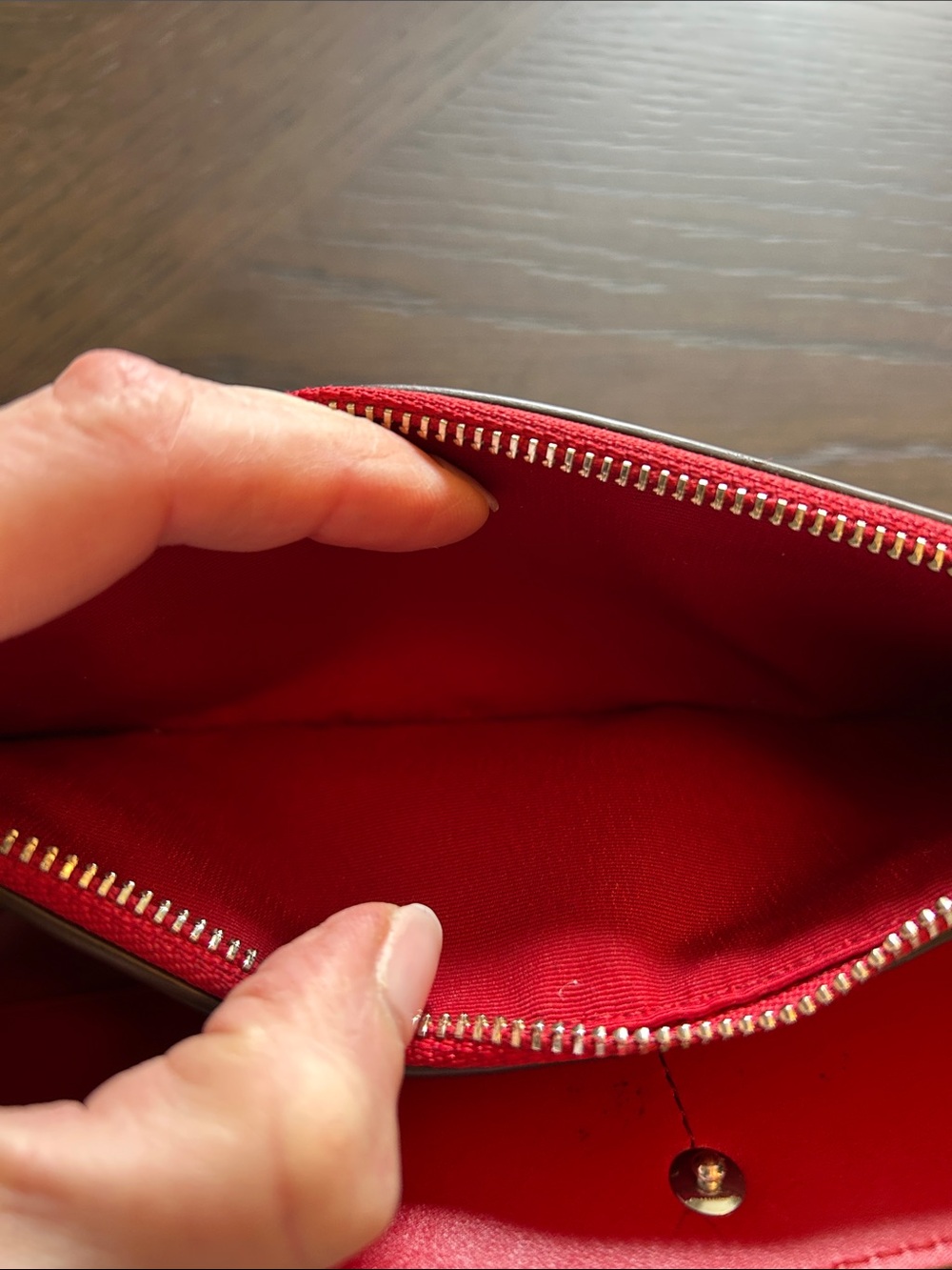 Tory Burch Robinson Spazzolato Zip Slim Red Patent Leather Zip Wallet - Picture 9 of 10